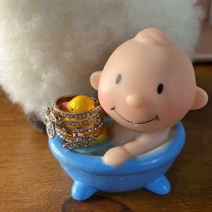 New gold butterfly crystal ring 💍 size 18